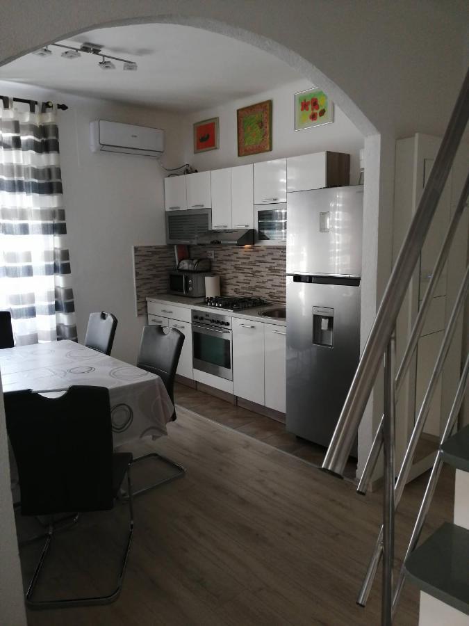 Apartamento Centar Njivice Exterior foto